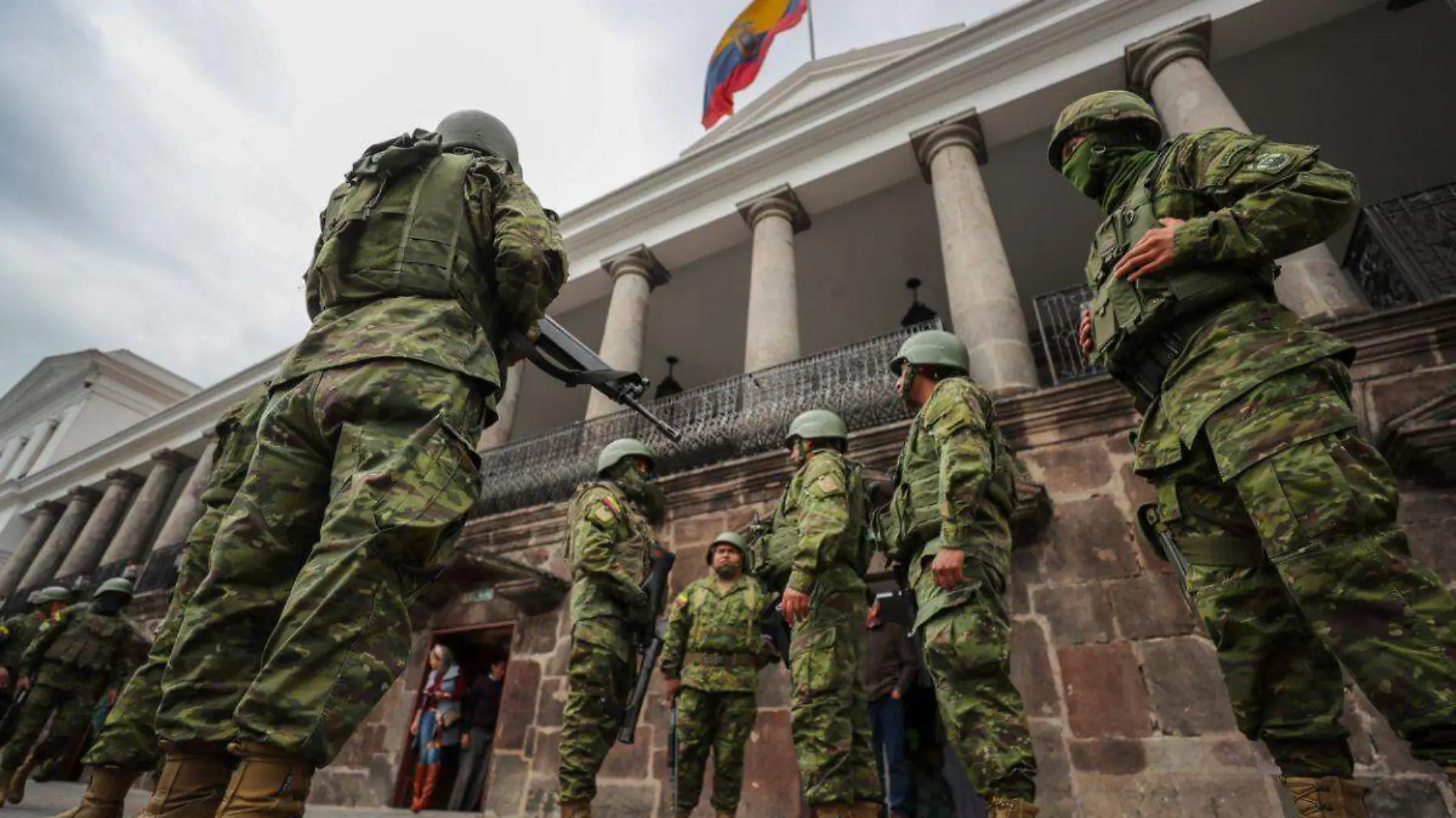 Militares en Ecuador